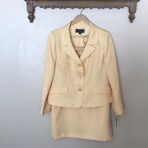 NEW Evan Picone Martha’s Vineyard 2-Piece Suit.
